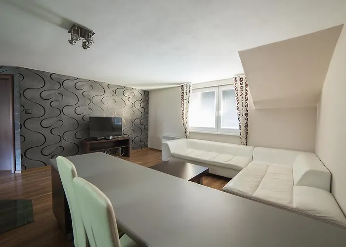 Janka + Camp Apartment Bešeňová